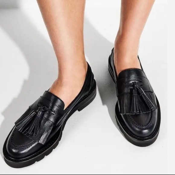 💥 STUART WEITZMAN Black Patent Leather Adrina Loafer Sz 6.5 - Picture 1 of 9